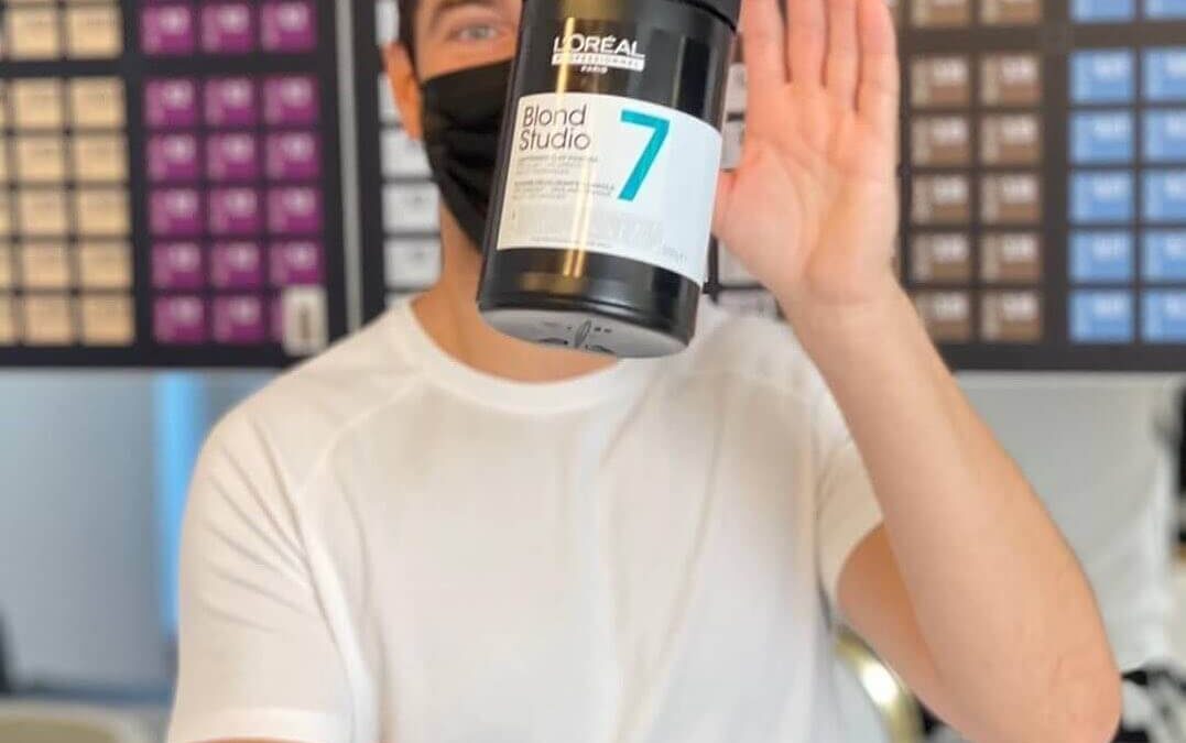 Decolorarea parului: Etape, Sfaturi si Efecte. Decolorarea la salon vs. acasa